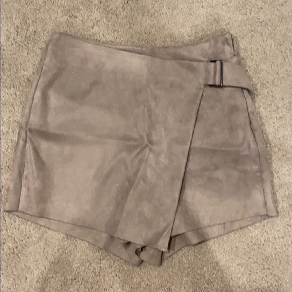 Zara Grey suede skort with belt